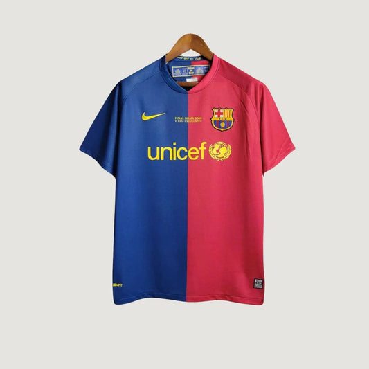 Maillot de football bleu et grenat, logo brodé et sponsor jaune, suspendu sur cintre
