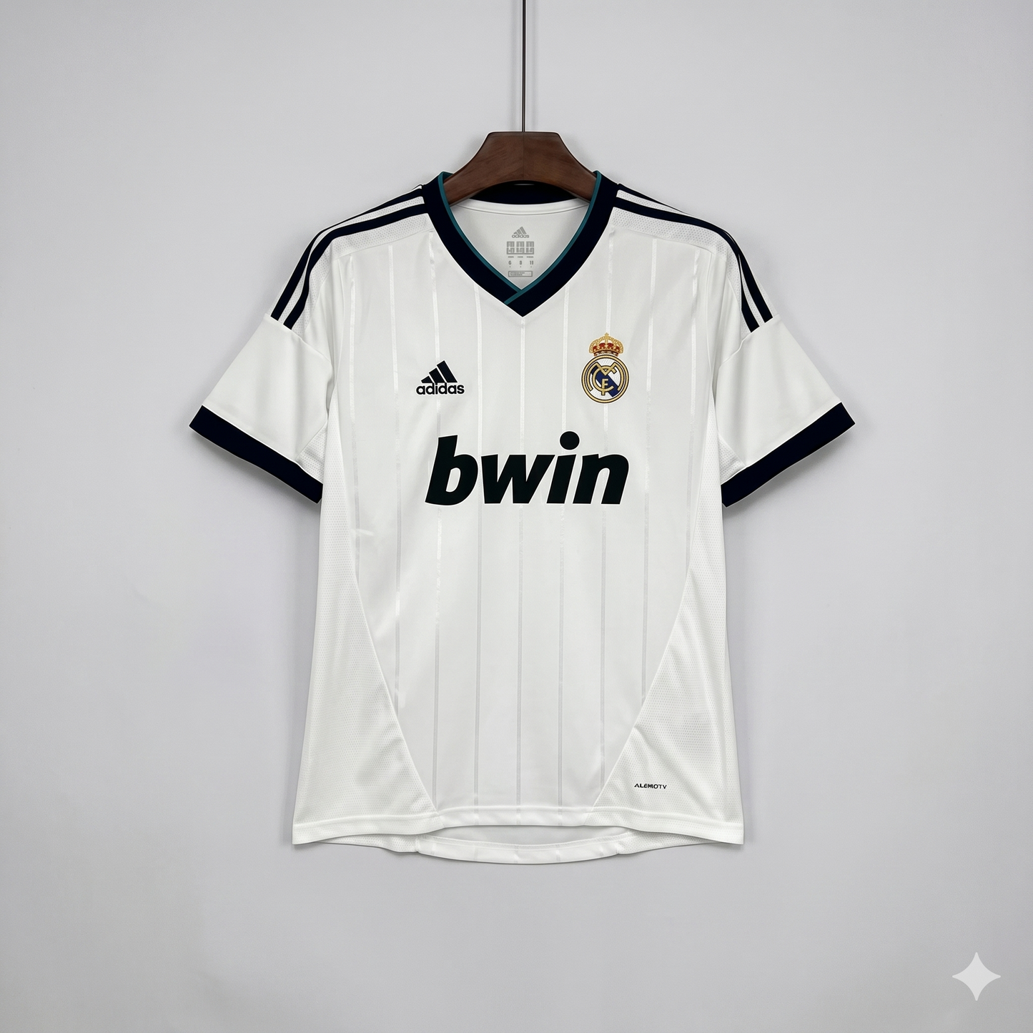 Real Madrid – Maillot Rétro 2012/13 – Blanc, Bleu Marine Ma boutique