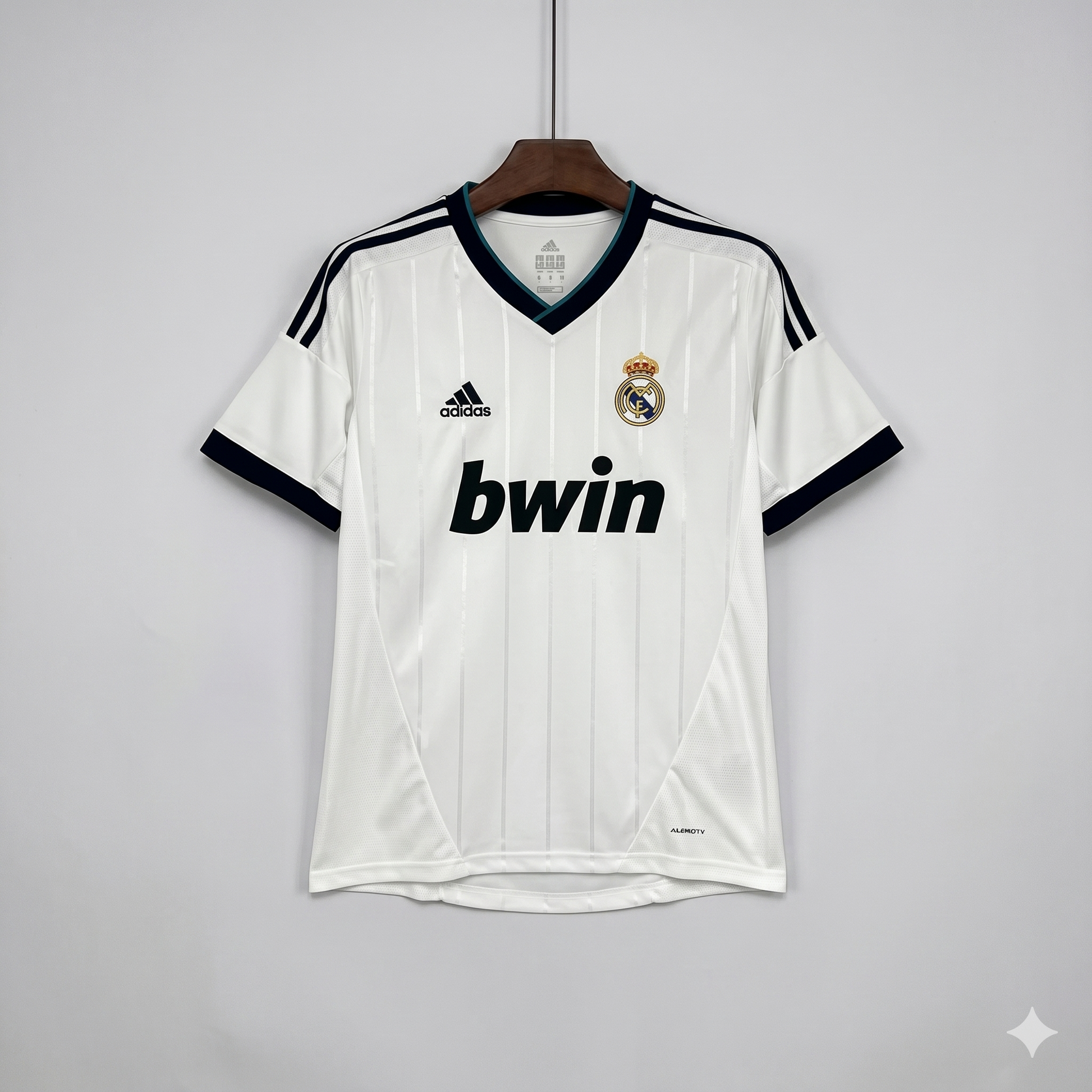 Real Madrid – Maillot Rétro 2012/13 – Blanc, Bleu Marine Ma boutique